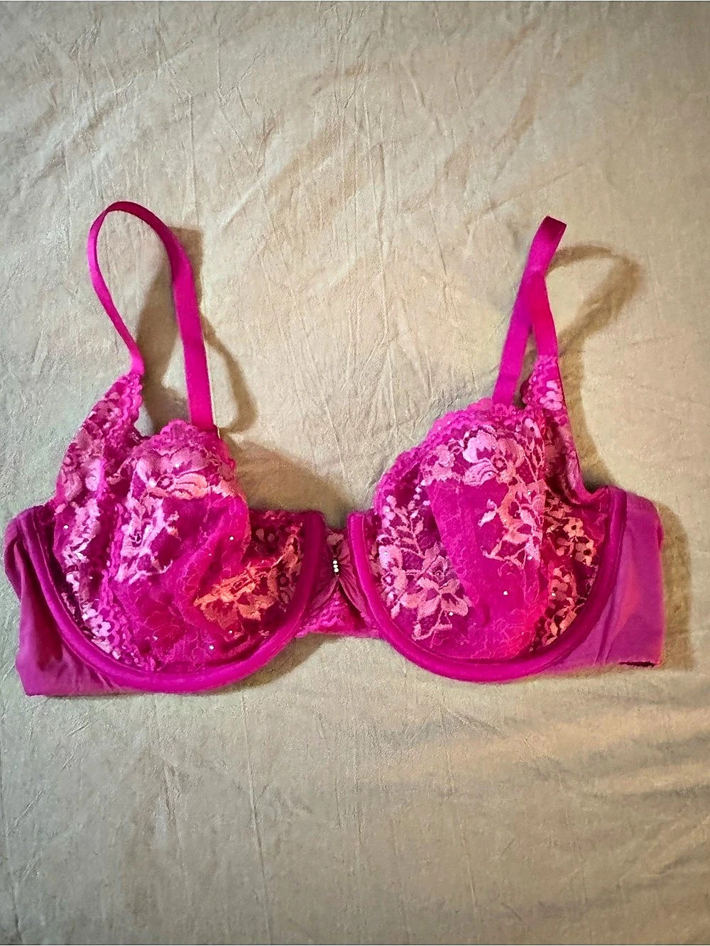 Victoria's Secret Floral Lace Lightly Lined Bra in Pink